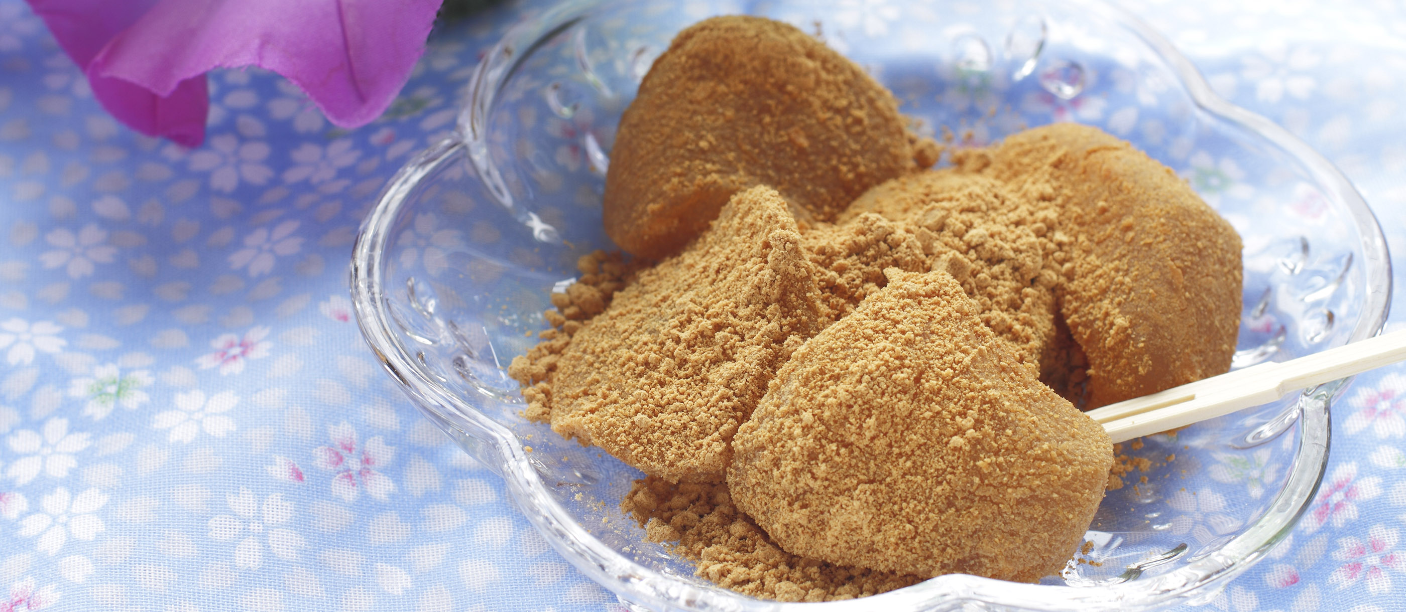 Warabimochi | Traditional Dessert From Kansai Region, Japan