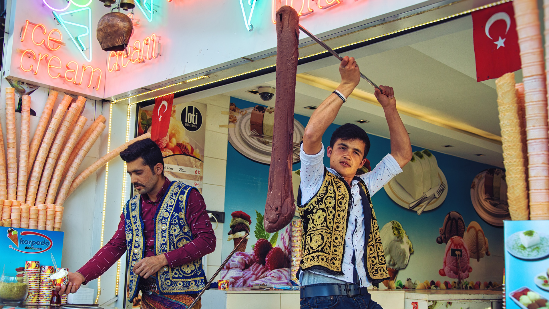 Dondurma - Turkish ice cream that doesn't melt