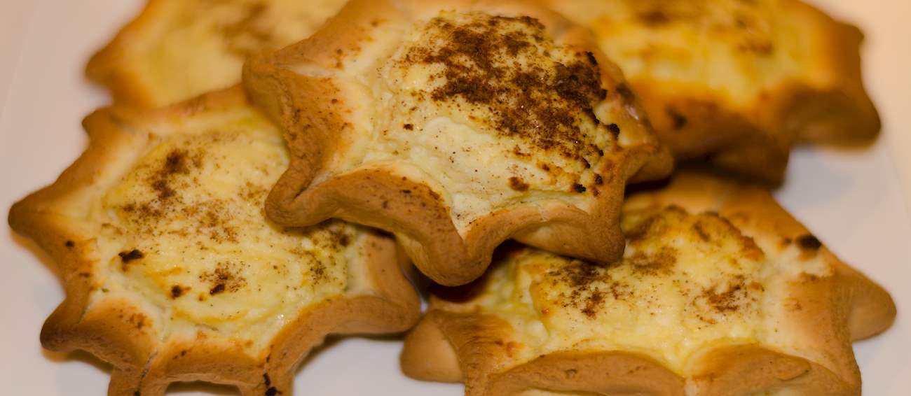 Kalitsounia | Traditional Snack From Crete, Greece