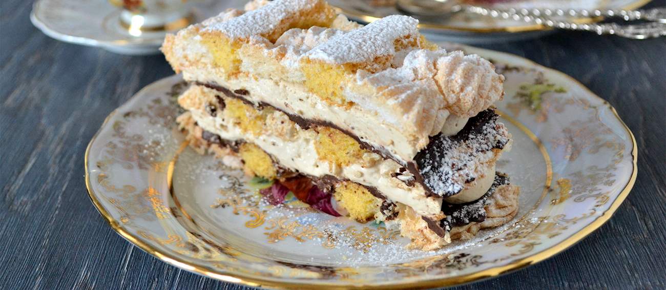 Kardinalschnitte | Traditional Cake From Vienna, Austria