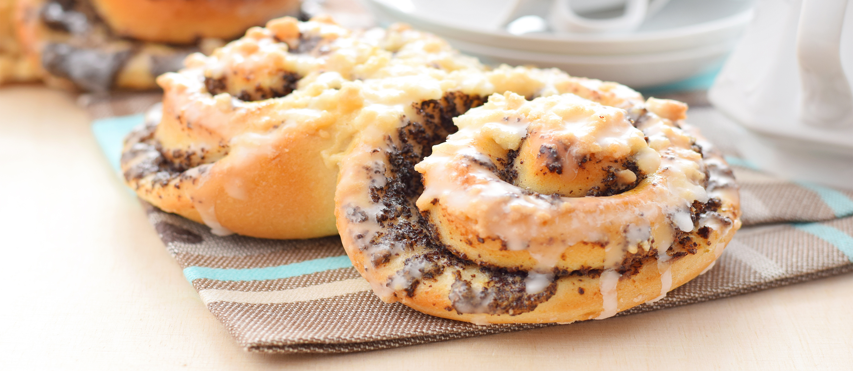 Schneckenkuchen | Traditional Sweet Bread From Germany, Central Europe, image size:2800x1220