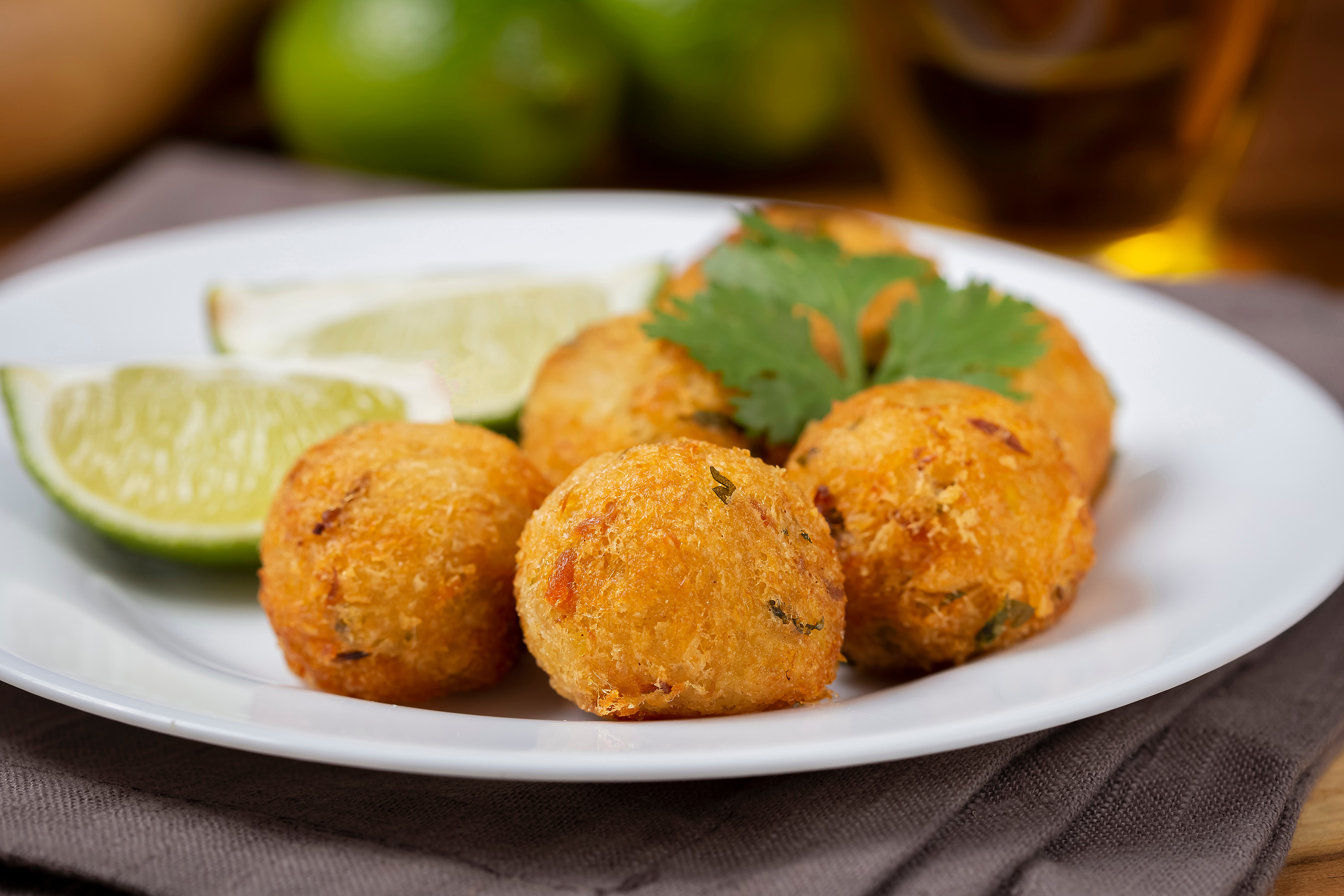 Gamberi Senza Guscio. Gamberi Allo Spiedo. Gamberi Bolli O Alla Griglia Cibo Asiatico Tradizionale Vettore 35677794