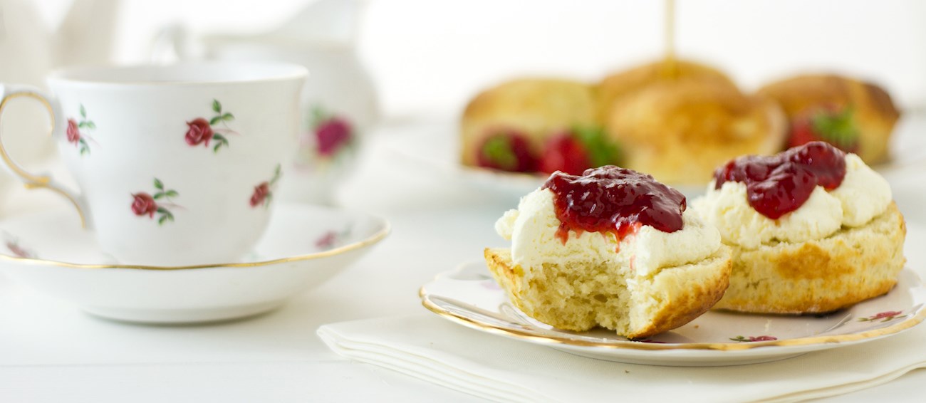 Devonshire Cream Tea | Traditional Snack From Devon, England