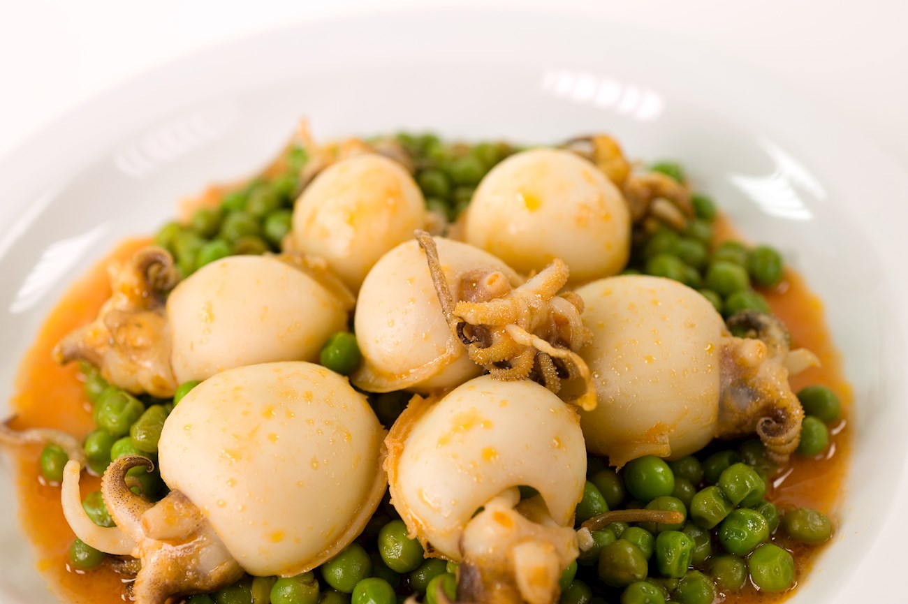 Sippli Fish Seppioline Con Piselli | Traditional Cuttlefish Dish From Italy ...