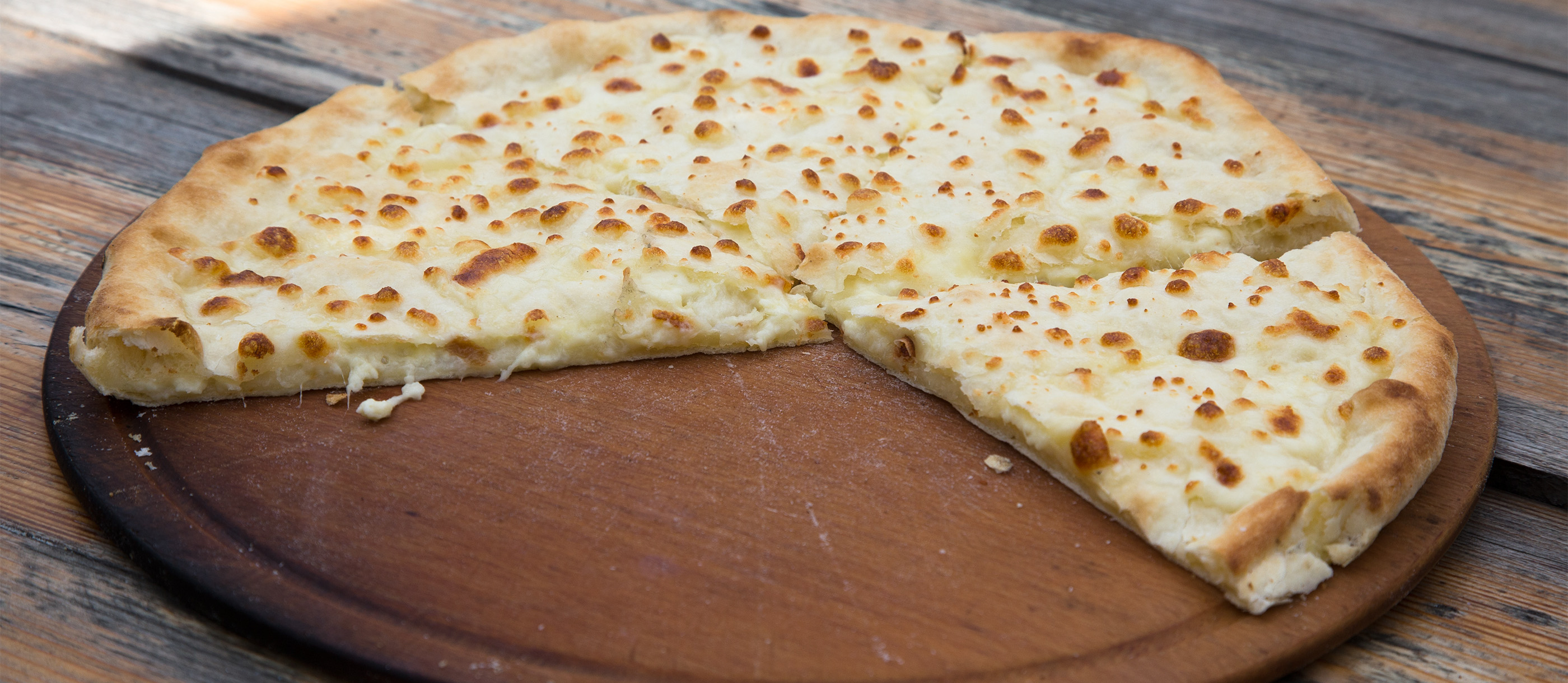 その他 megruli Megruli Khachapuri | Traditional Savory Pie From Samegrelo-Upper